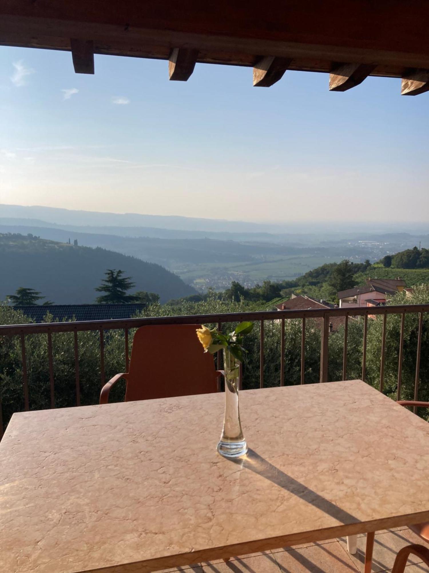 La Terrazza In Collina Bed and Breakfast Cavalo Exteriör bild
